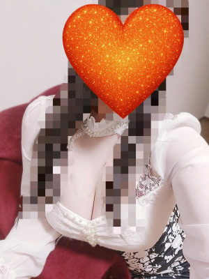 西内 りさ